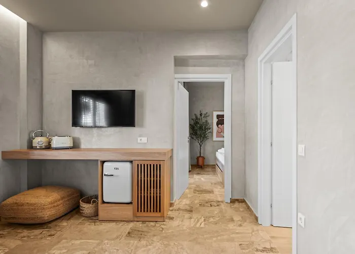 Nikos Apartments