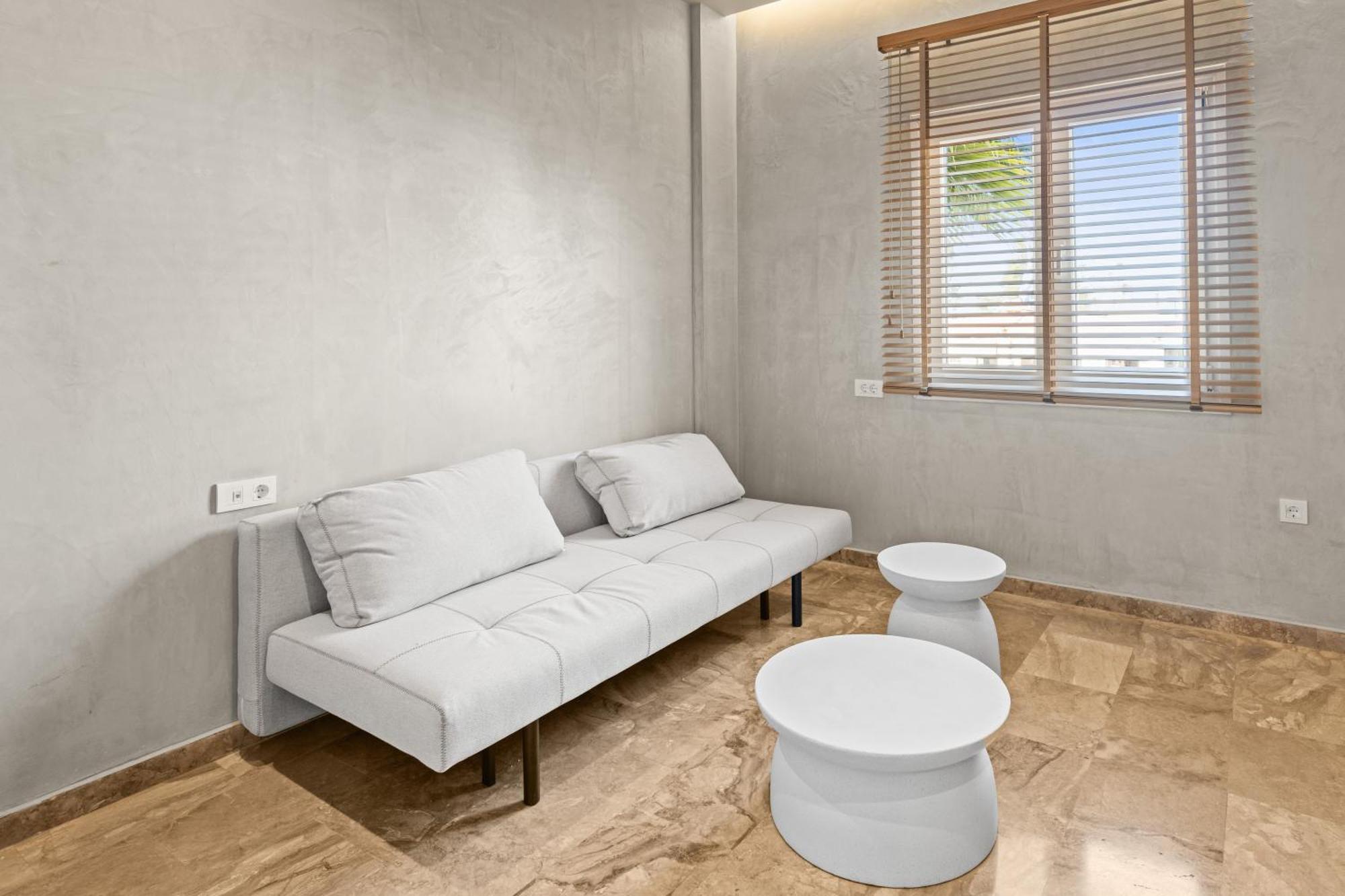 Nikos Aparthotel